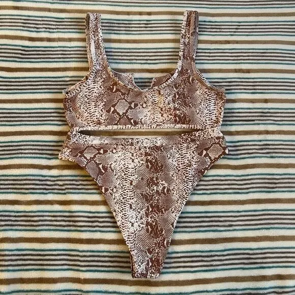 NWT Large Two-Piece Sets Swimsuit Cut-Out Bra Style Padded Khaki - Picture 3 of 9